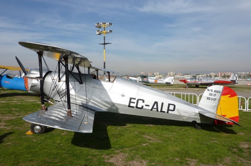 Visita la colección de Aviones Históricos en Vuelo en la Fundación Infante de Orleans y mucho mas…los lunes primeros de mes exhibiciones Aéreas